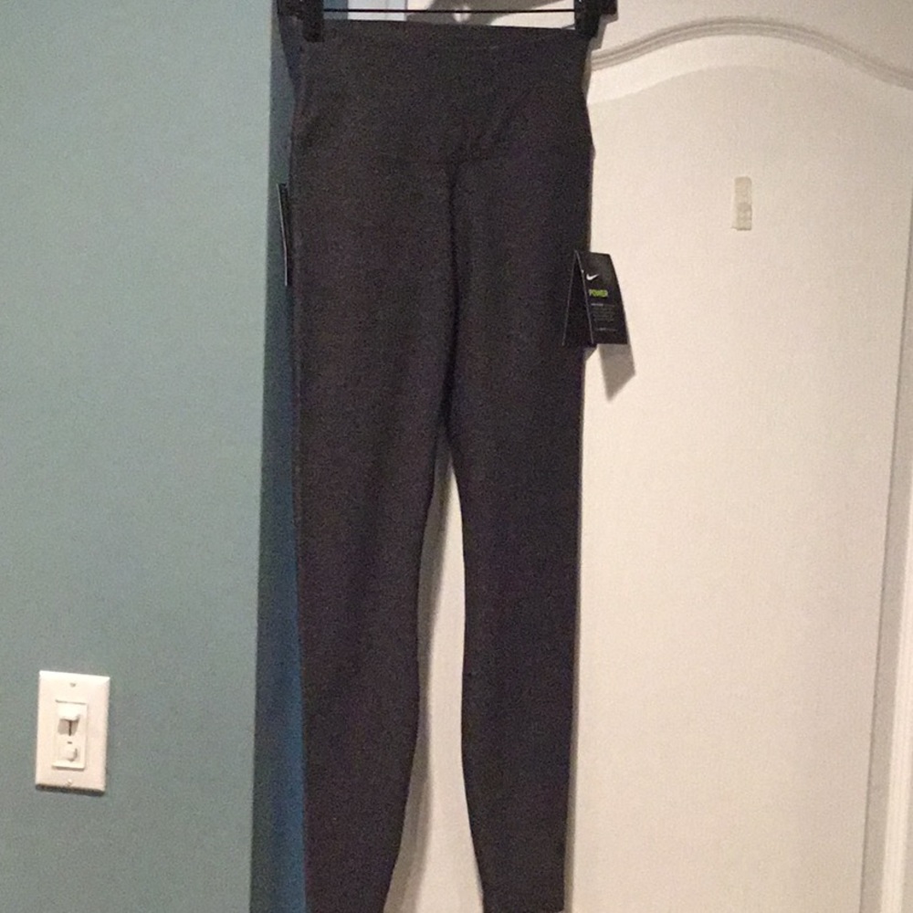 Nike women’s charcoal gray leggings